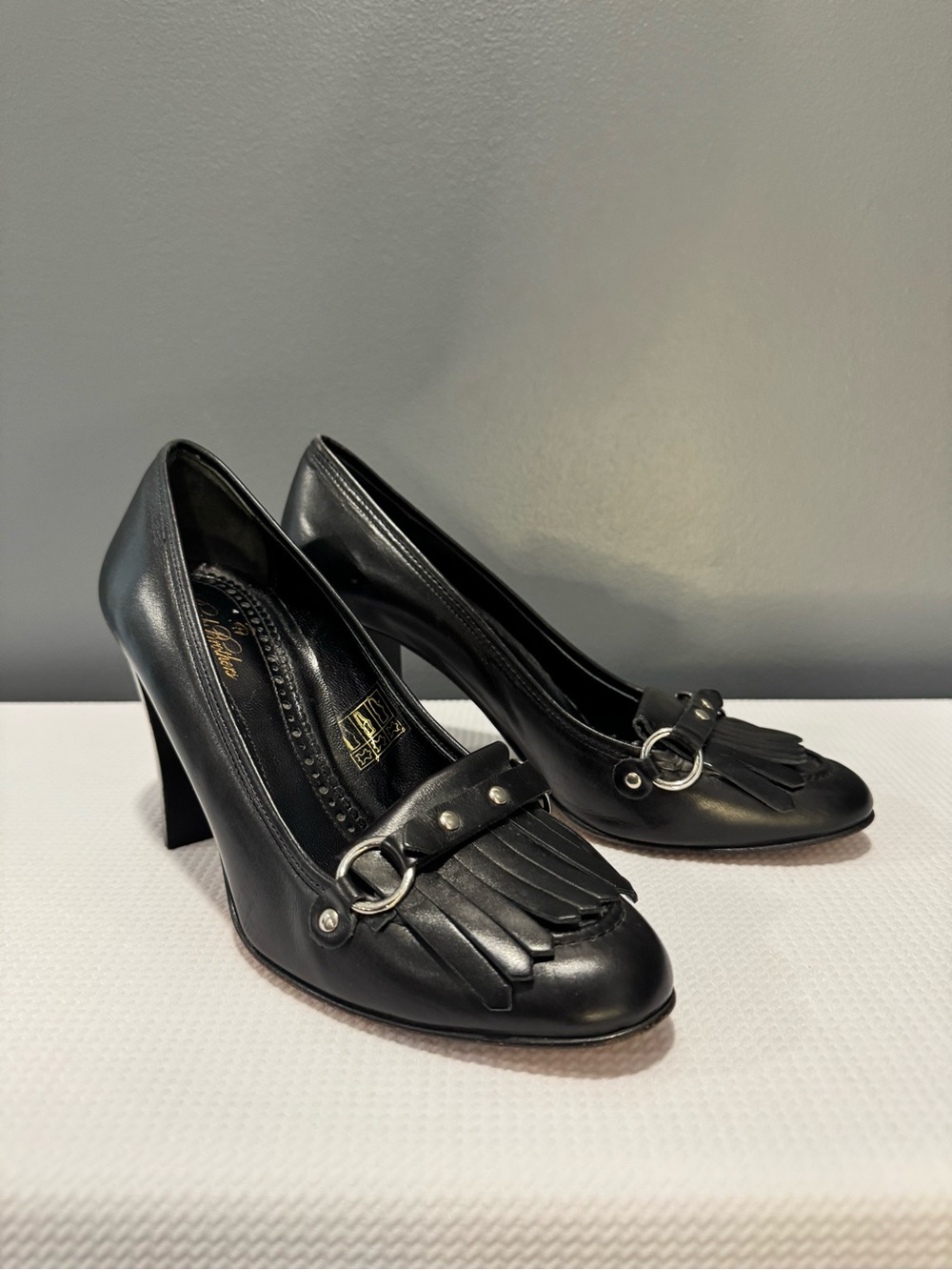 Brooks Brothers Classic Kilted Leather Heels size 7 EUC